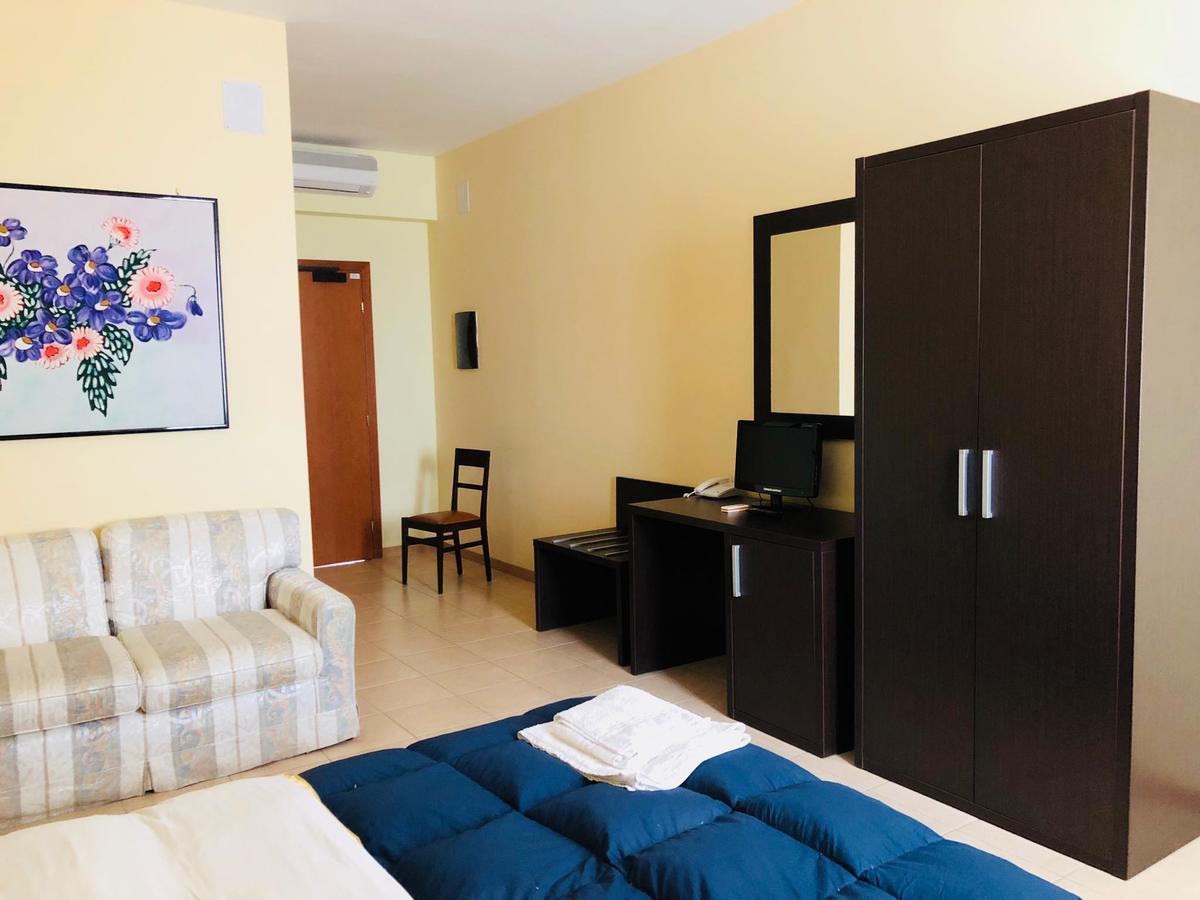 Hotel Agri Resort "Agora" Castelluccio dei Sauri Экстерьер фото