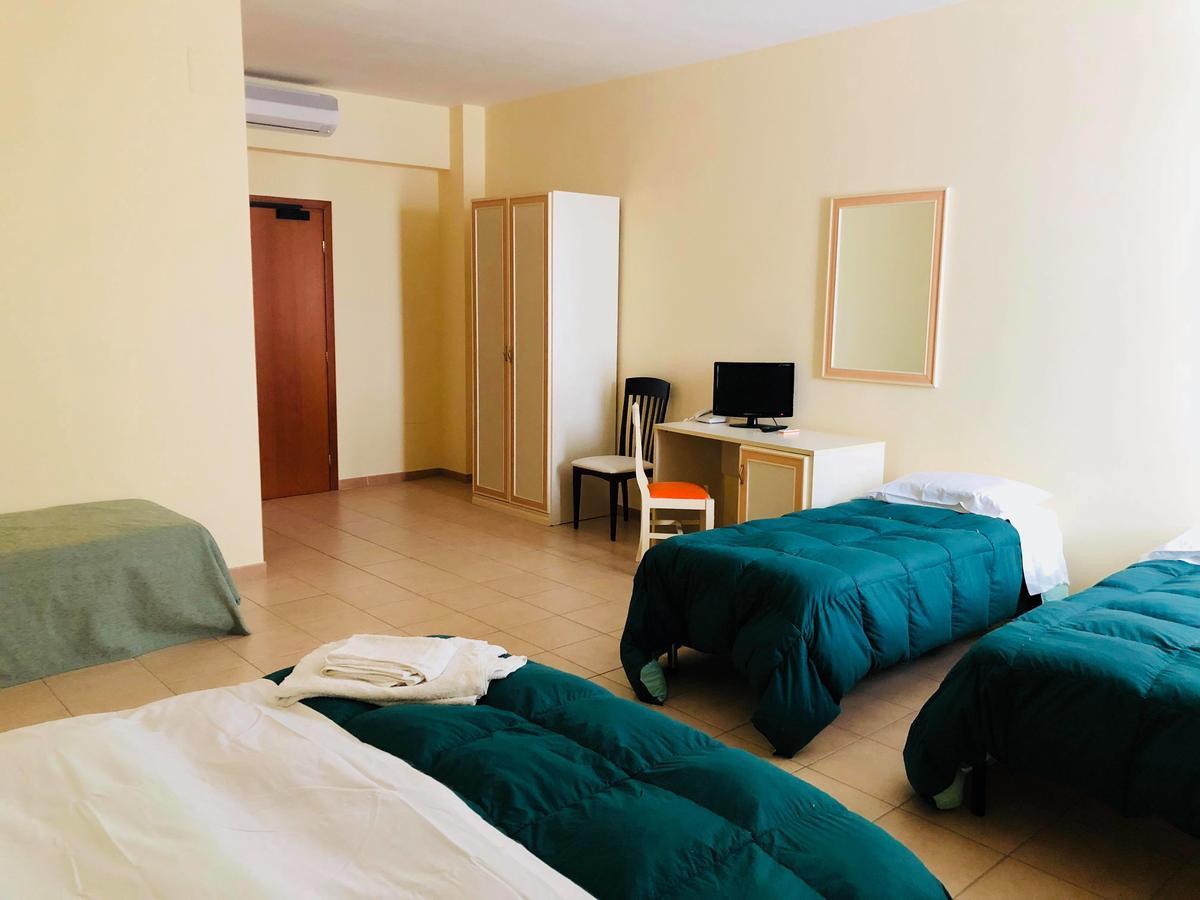 Hotel Agri Resort "Agora" Castelluccio dei Sauri Экстерьер фото